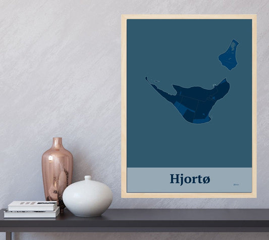 Hjortø plakat i farve  og HjemEgn.dk design firkantet. Design ø-kort for Hjortø