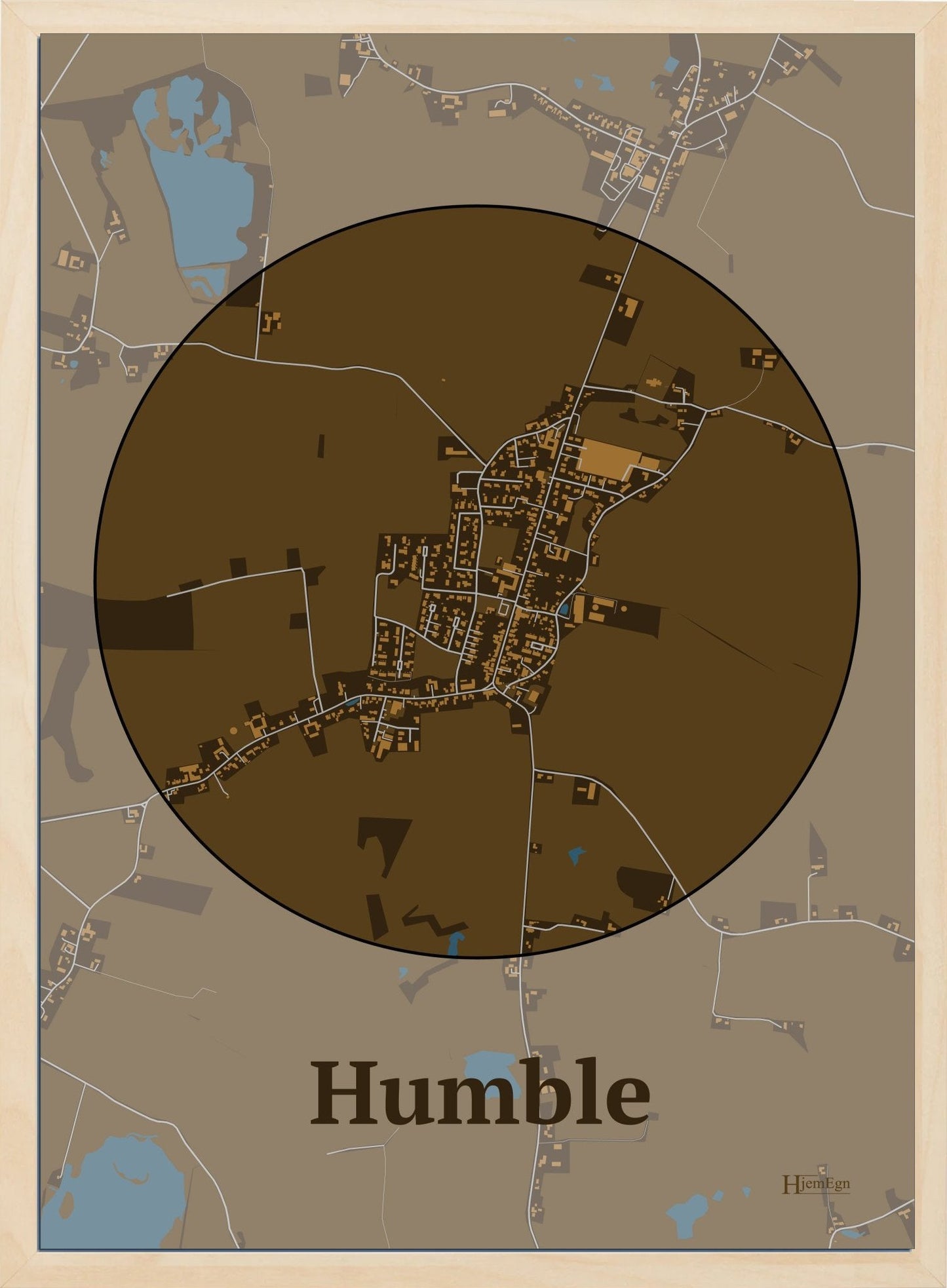 Humble plakat i farve mørk brun og HjemEgn.dk design centrum. Design bykort for Humble
