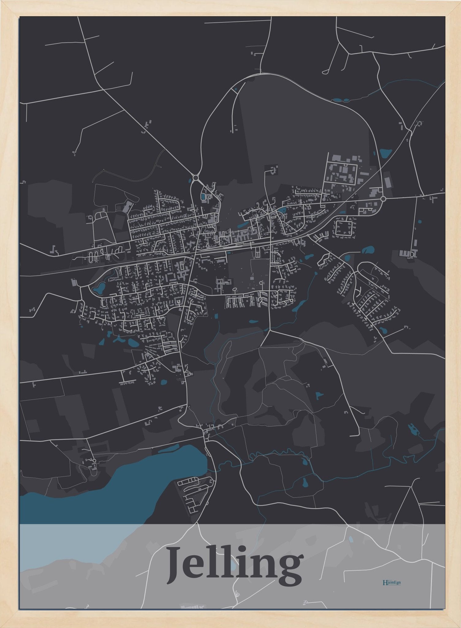 Jelling plakat i farve mørk brun og HjemEgn.dk design firkantet. Design bykort for Jelling