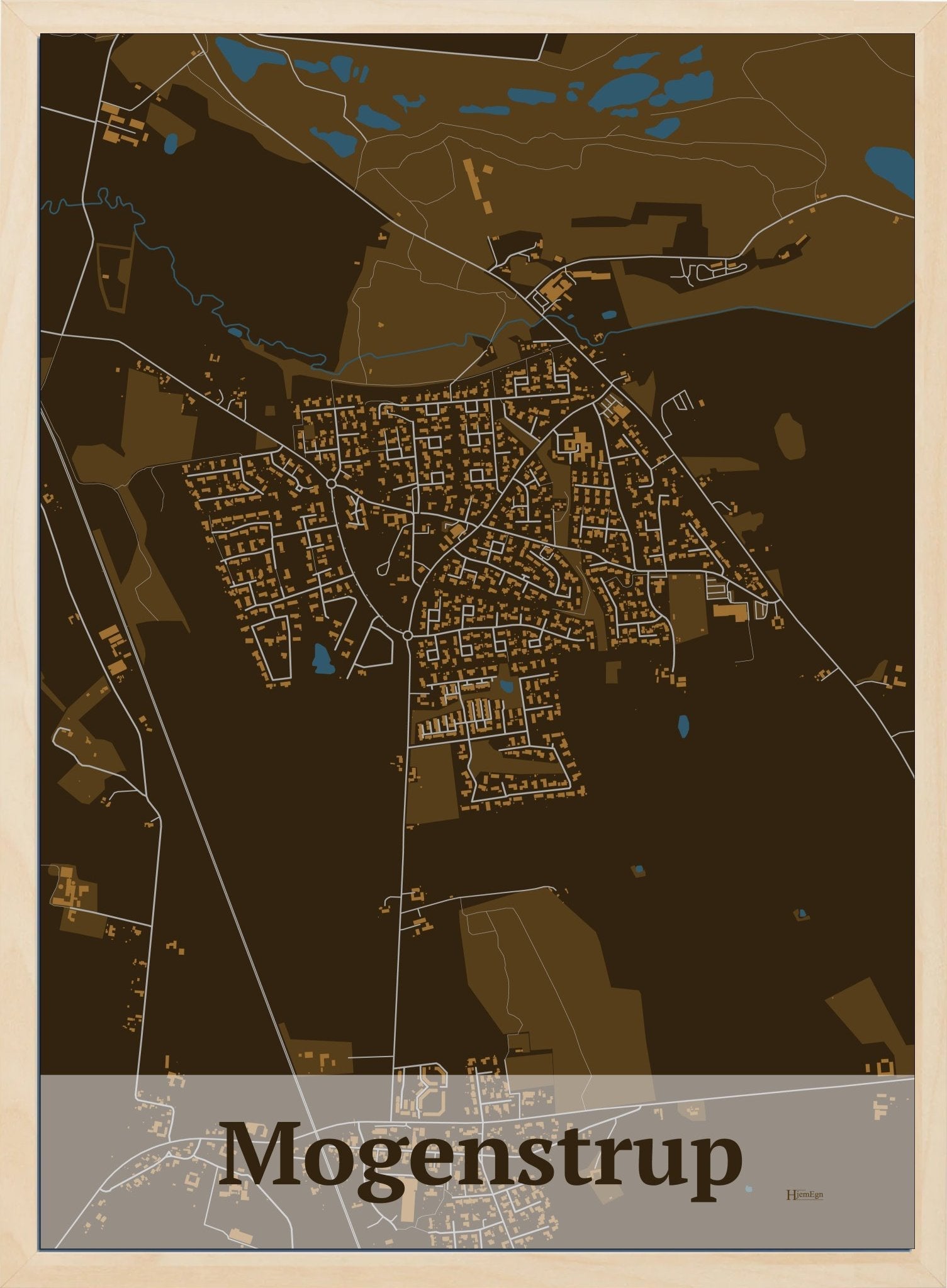 Mogenstrup plakat i farve mørk brun og HjemEgn.dk design firkantet. Design bykort for Mogenstrup