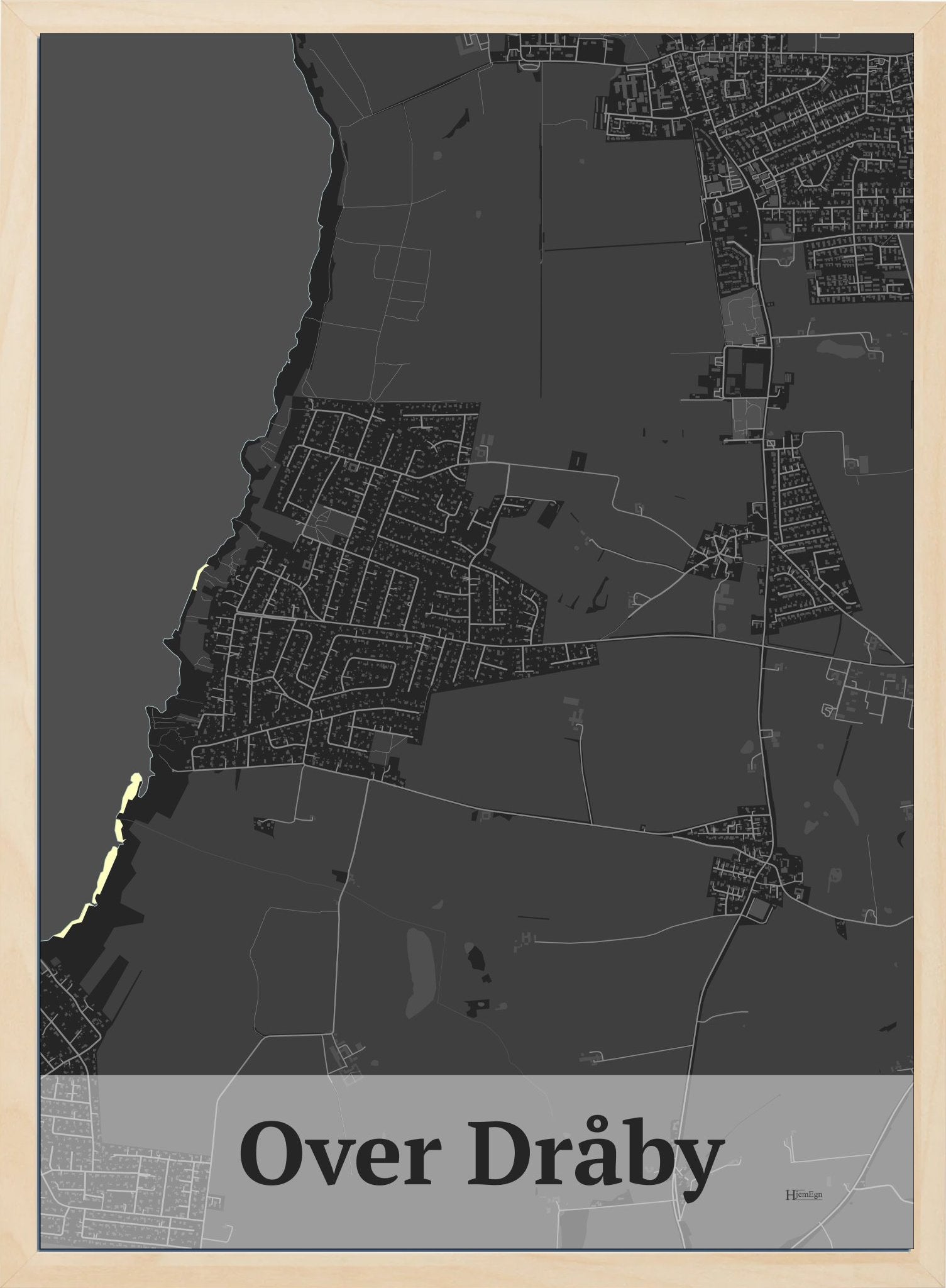 Over Dråby plakat i farve mørk grå og HjemEgn.dk design firkantet. Design bykort for Over Dråby