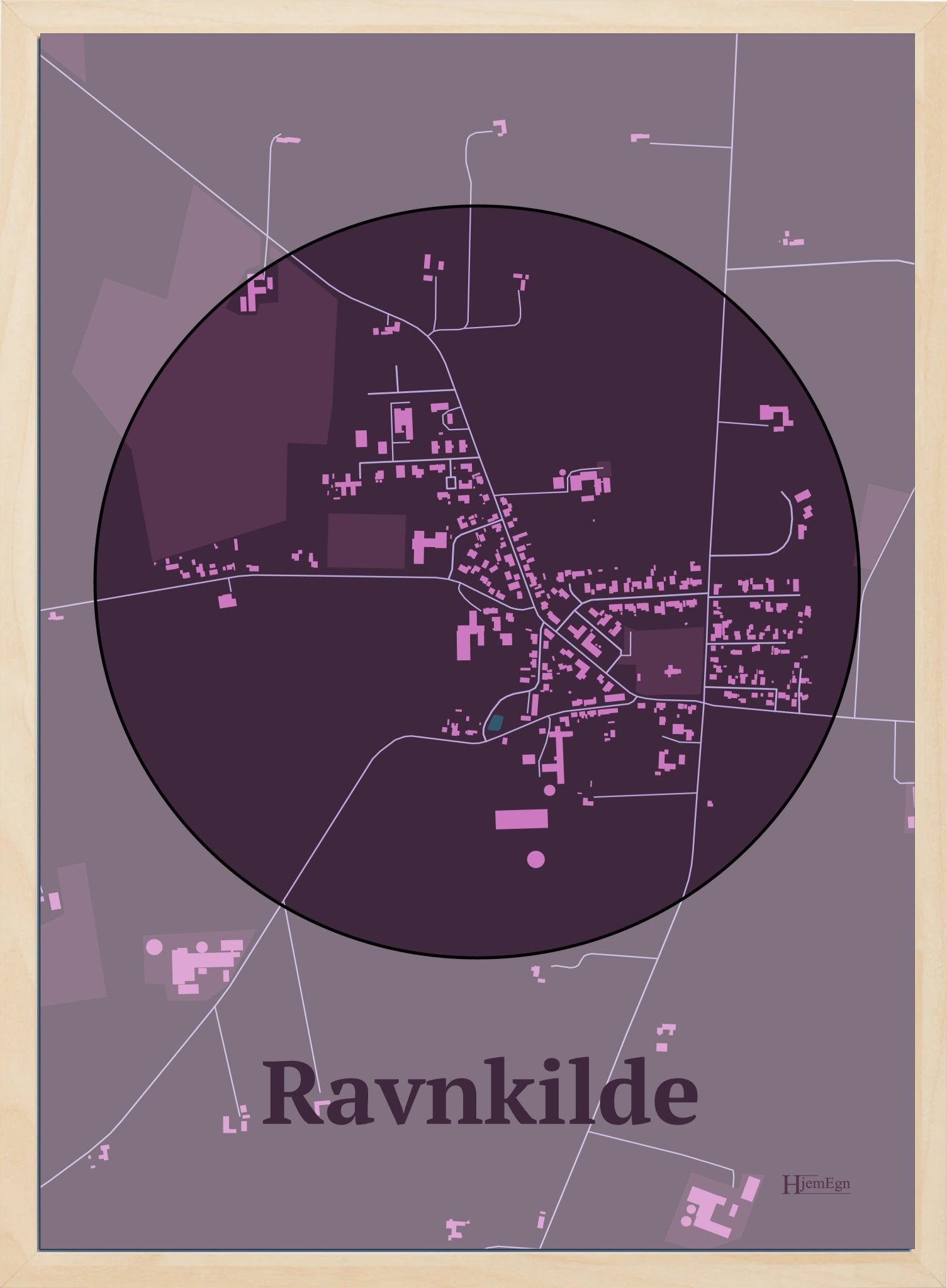 Ravnkilde plakat i farve mørk rød og HjemEgn.dk design centrum. Design bykort for Ravnkilde