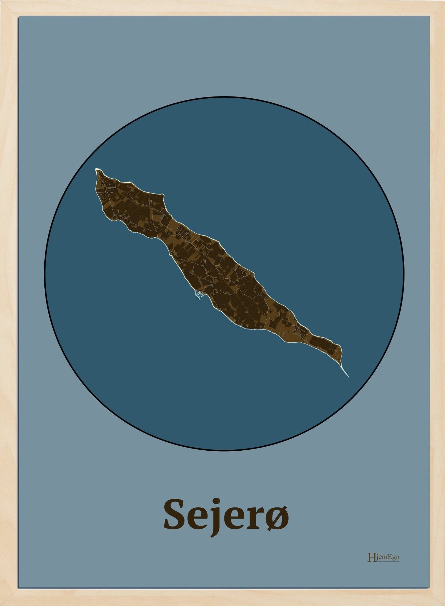 Sejerø plakat i farve mørk brun og HjemEgn.dk design centrum. Design ø-kort for Sejerø