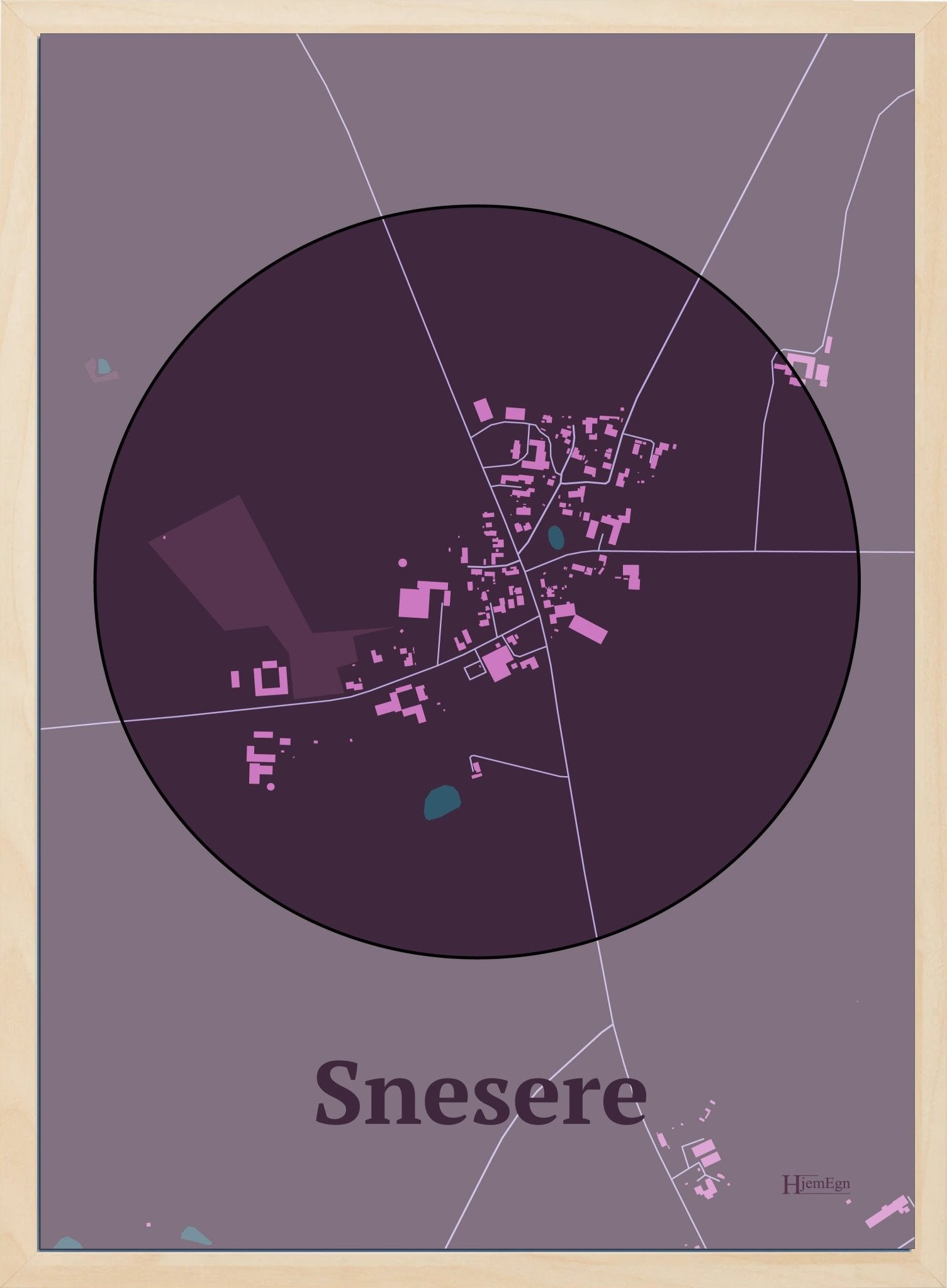 Snesere plakat i farve mørk rød og HjemEgn.dk design centrum. Design bykort for Snesere