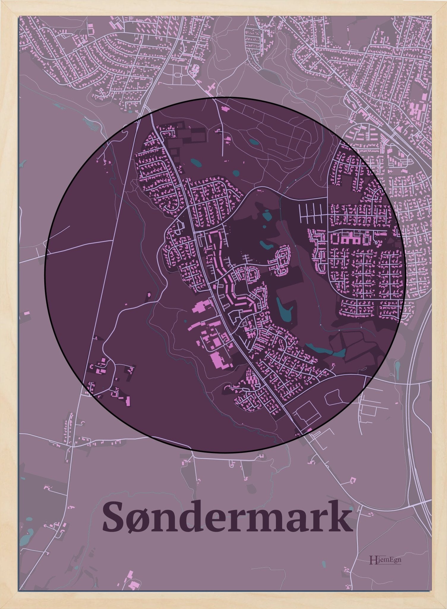 Søndermark plakat i farve mørk rød og HjemEgn.dk design centrum. Design bykort for Søndermark