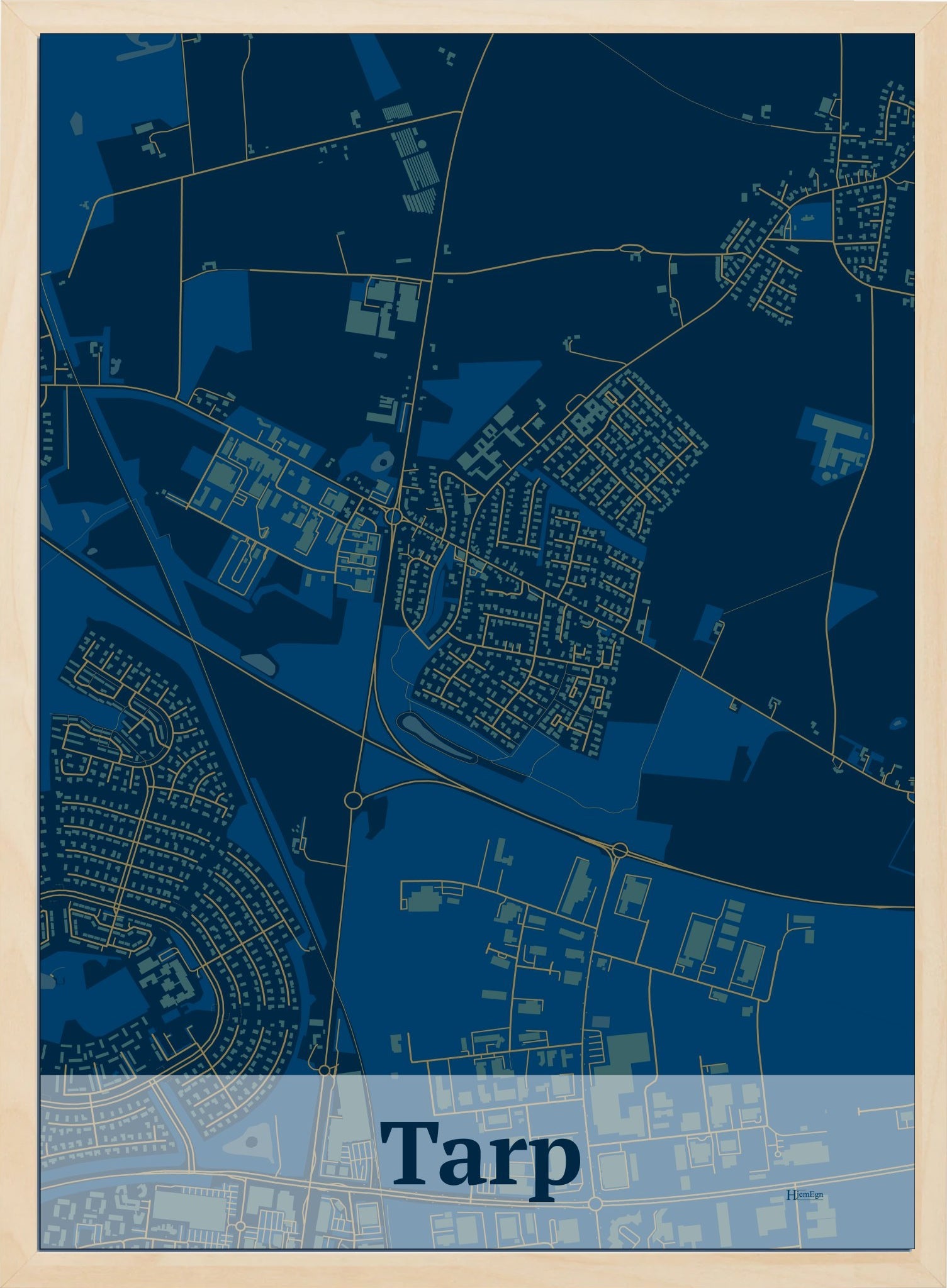 Tarp plakat i farve mørk blå og HjemEgn.dk design firkantet. Design bykort for Tarp