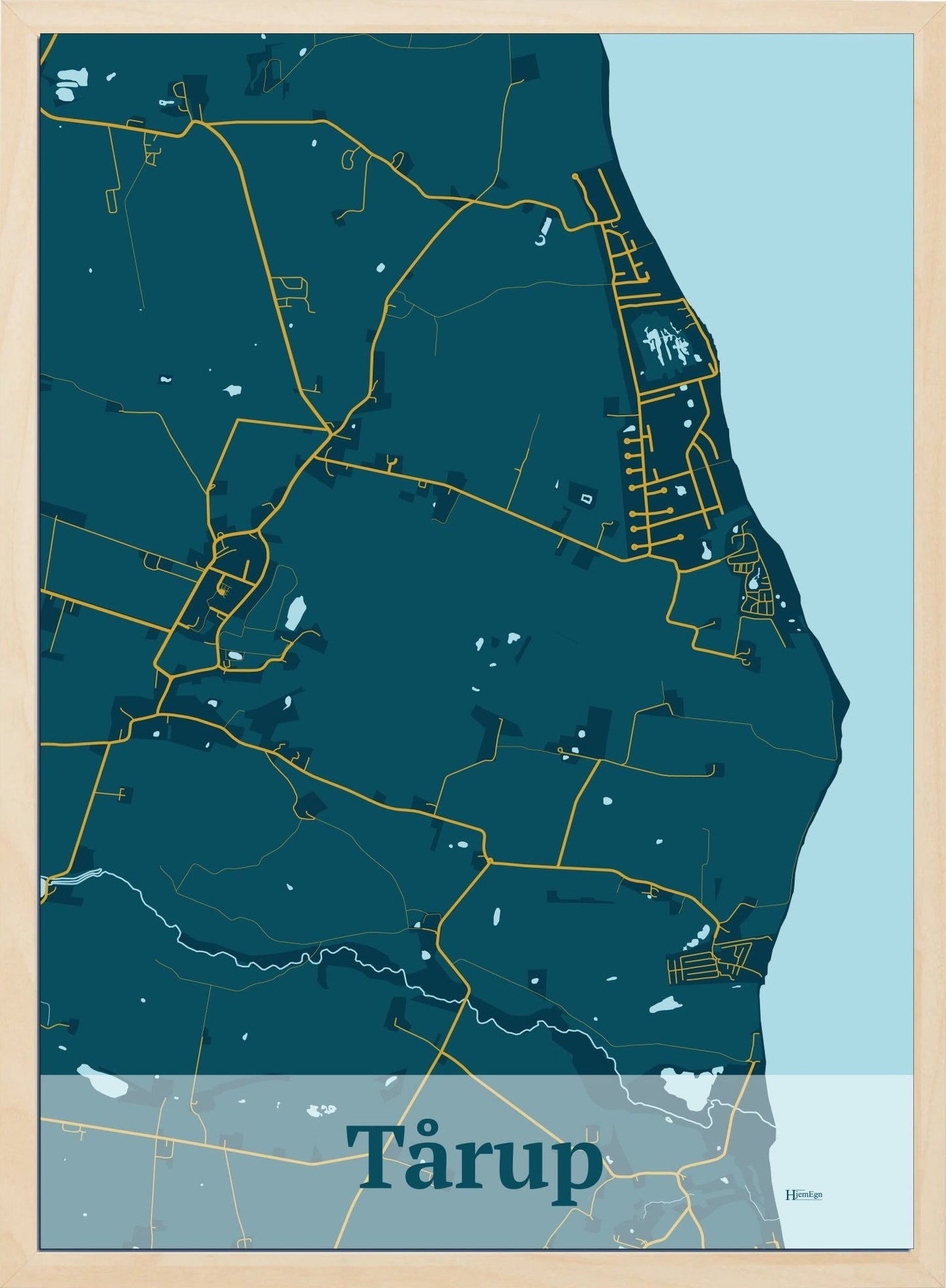 Tårup plakat i farve mørk blå og HjemEgn.dk design firkantet. Design bykort for Tårup
