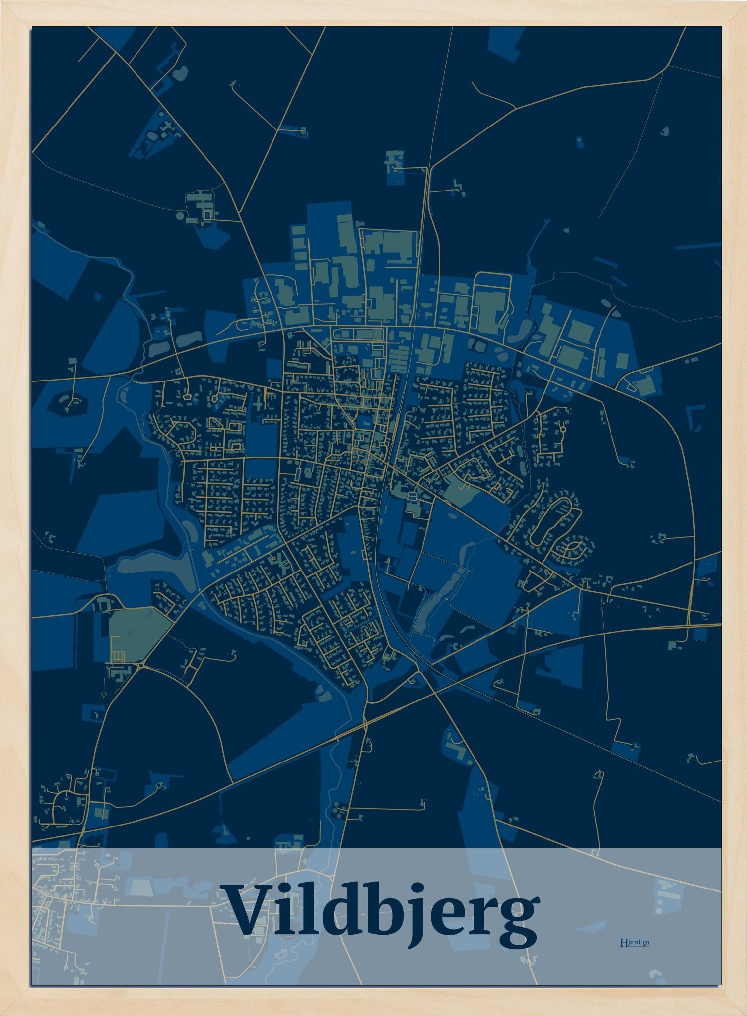 Vildbjerg plakat i farve mørk blå og HjemEgn.dk design firkantet. Design bykort for Vildbjerg