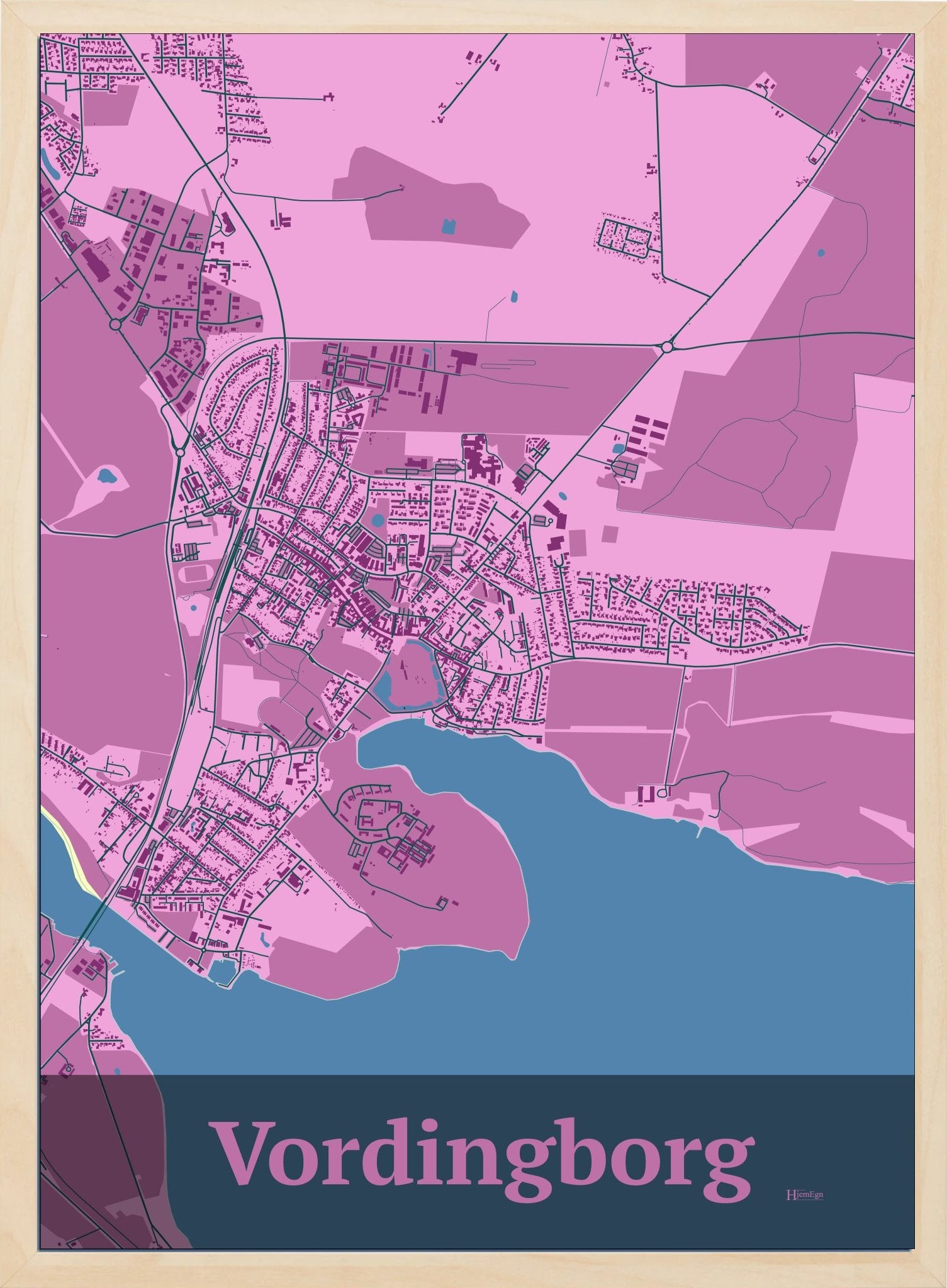 Vordingborg plakat i farve pastel rød og HjemEgn.dk design firkantet. Design bykort for Vordingborg