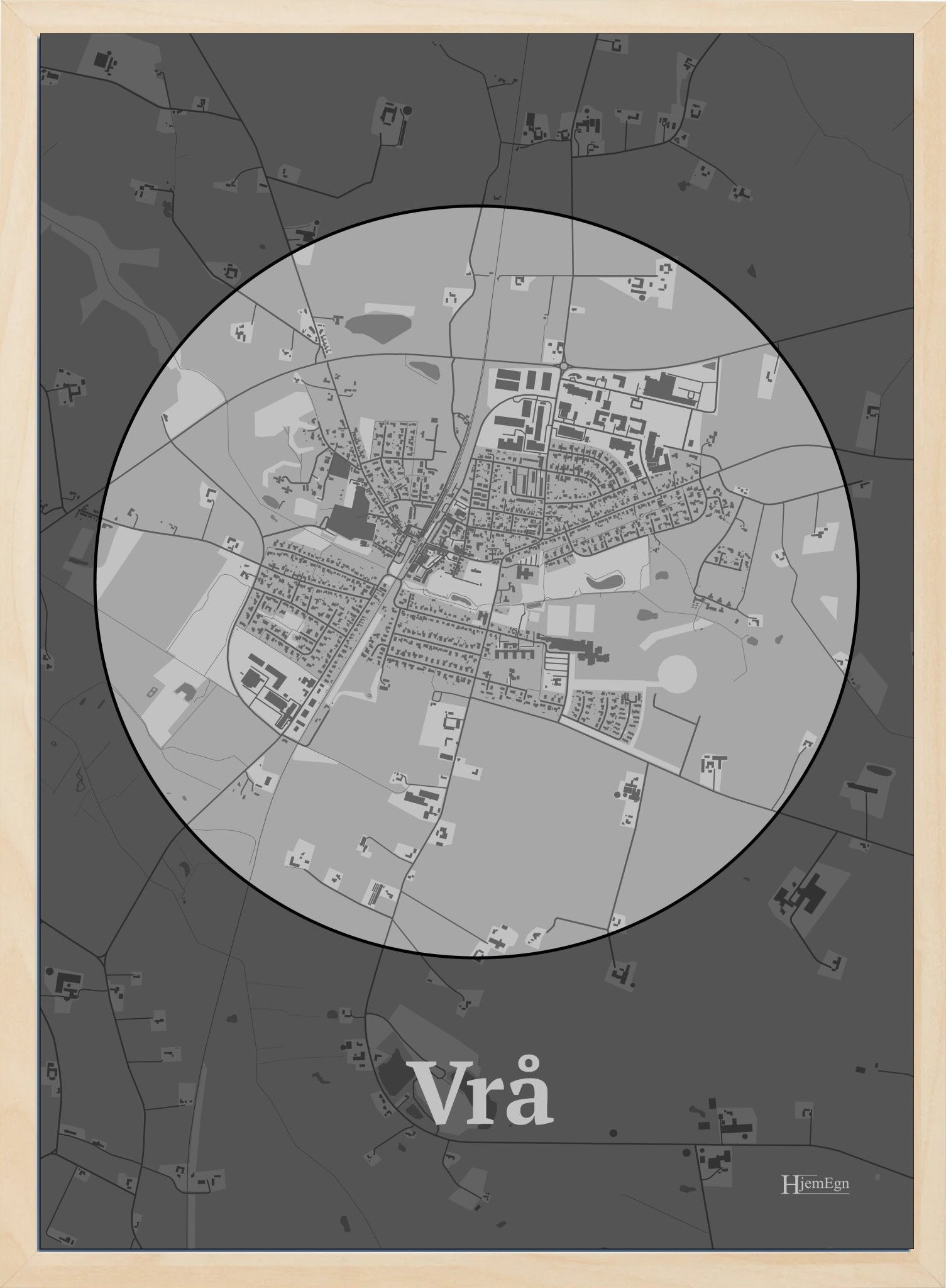 Vrå plakat i farve pastel grå og HjemEgn.dk design centrum. Design bykort for Vrå